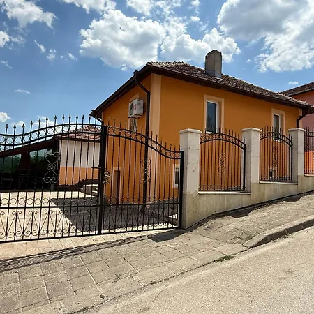Case de vacanță леон Belogradcic